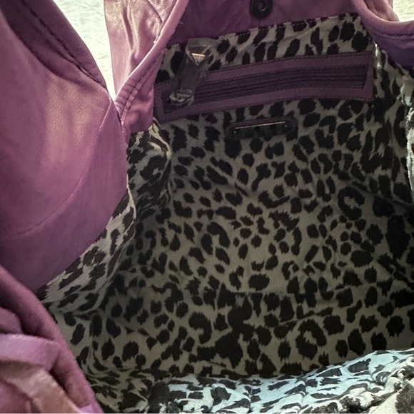 Betsey Johnson Ruffled Heart Large Hobo Leather Bag - Picture 8 of 9